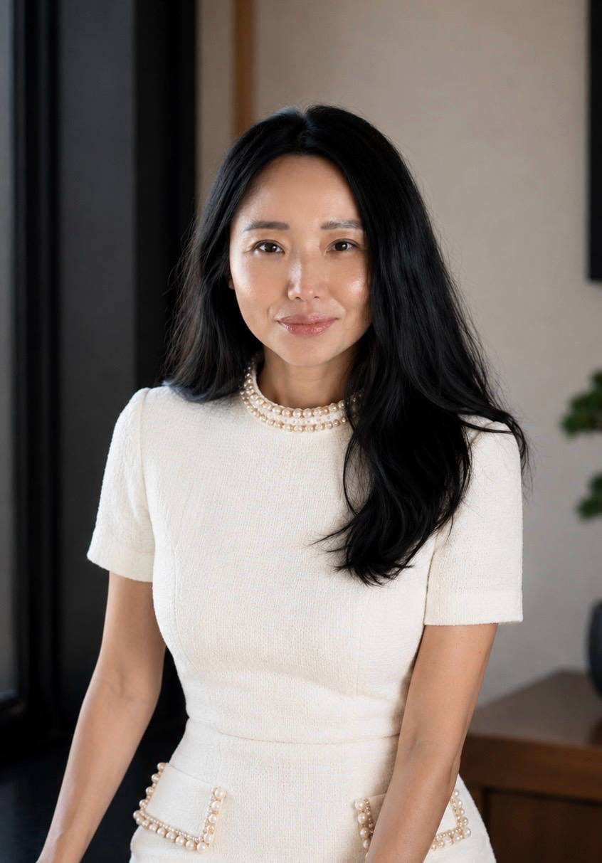 Portrait of Ilona Song, founder of Phoenix